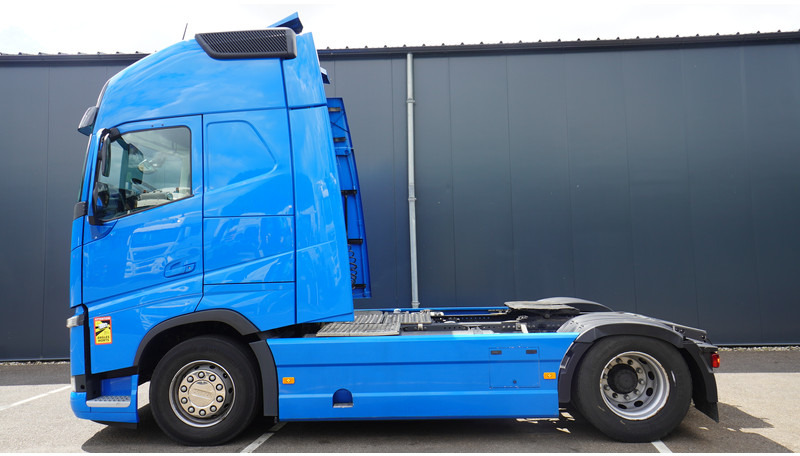 Volvo FH 460 LNG GLOBETROTTER TRUCK WITH 839.000KM - Trekker: afbeelding 1 Volvo FH 460 LNG GLOBETROTTER TRUCK WITH 839.000KM - Trekker: afbeelding 1