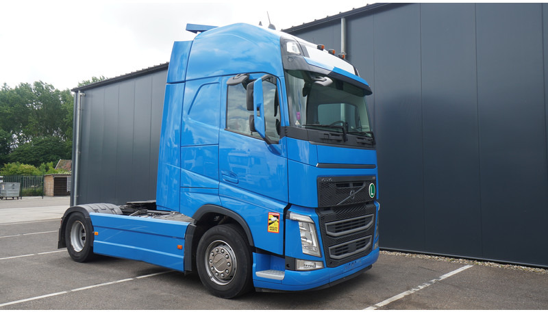 Volvo FH 460 LNG GLOBETROTTER TRUCK WITH 839.000KM - Trekker: afbeelding 4 Volvo FH 460 LNG GLOBETROTTER TRUCK WITH 839.000KM - Trekker: afbeelding 4