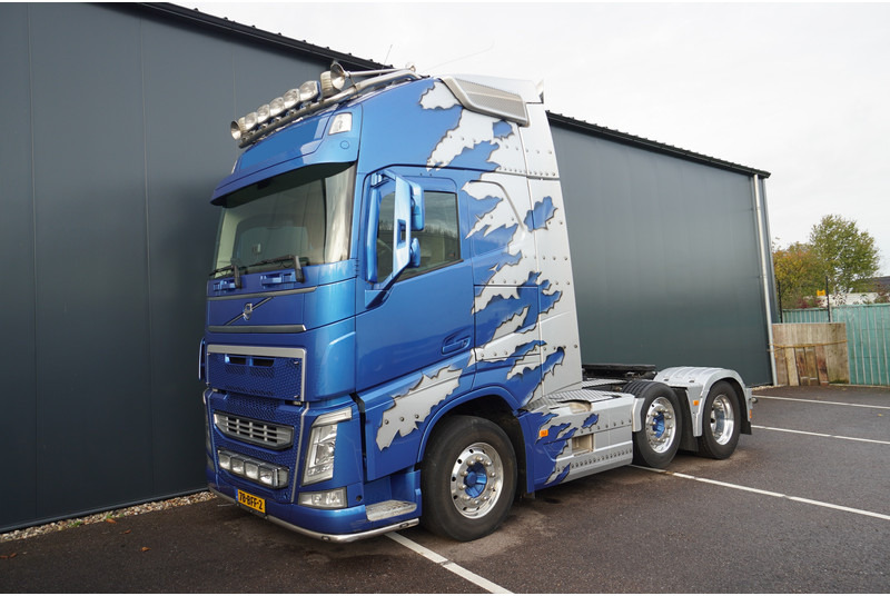 Volvo FH 540 6X2 XL SHOWTRUCK 4-SEATS 455.000KM - Trekker: afbeelding 3 Volvo FH 540 6X2 XL SHOWTRUCK 4-SEATS 455.000KM - Trekker: afbeelding 3