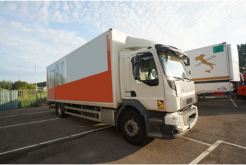 Volvo FL 280 CLOSED BOX BROKEN ENGINE NOT DRIVABLE - Bakwagen: afbeelding 3 Volvo FL 280 CLOSED BOX BROKEN ENGINE NOT DRIVABLE - Bakwagen: afbeelding 3