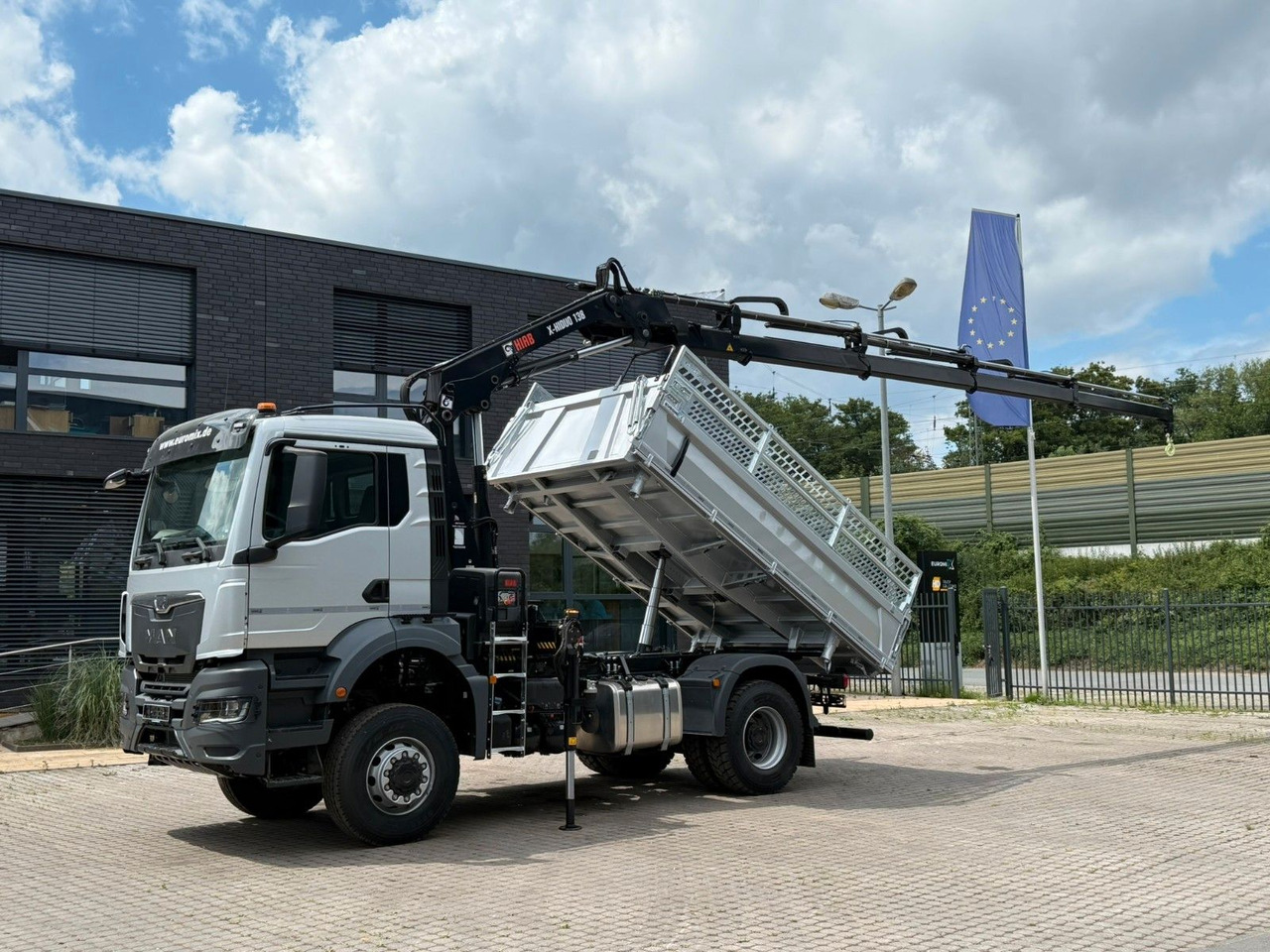 MAN TGS 18.400 TG3 4x4 Euro6e Hiab X-HiDuo 138DS-4 - Kipper vrachtwagen, Kraanwagen: afbeelding 1 MAN TGS 18.400 TG3 4x4 Euro6e Hiab X-HiDuo 138DS-4 - Kipper vrachtwagen, Kraanwagen: afbeelding 1