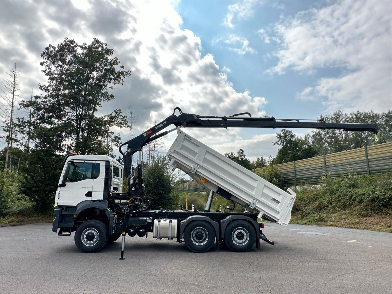 MAN TGS 28.440 6x4-4/3-Seiten- Kipper / Hiab 138-3 MAN TGS 28.440 6x4-4/3-Seiten- Kipper / Hiab 138-3 - Kipper vrachtwagen, Kraanwagen: afbeelding 3 MAN TGS 28.440 6x4-4/3-Seiten- Kipper / Hiab 138-3 MAN TGS 28.440 6x4-4/3-Seiten- Kipper / Hiab 138-3 - Kipper vrachtwagen, Kraanwagen: afbeelding 3