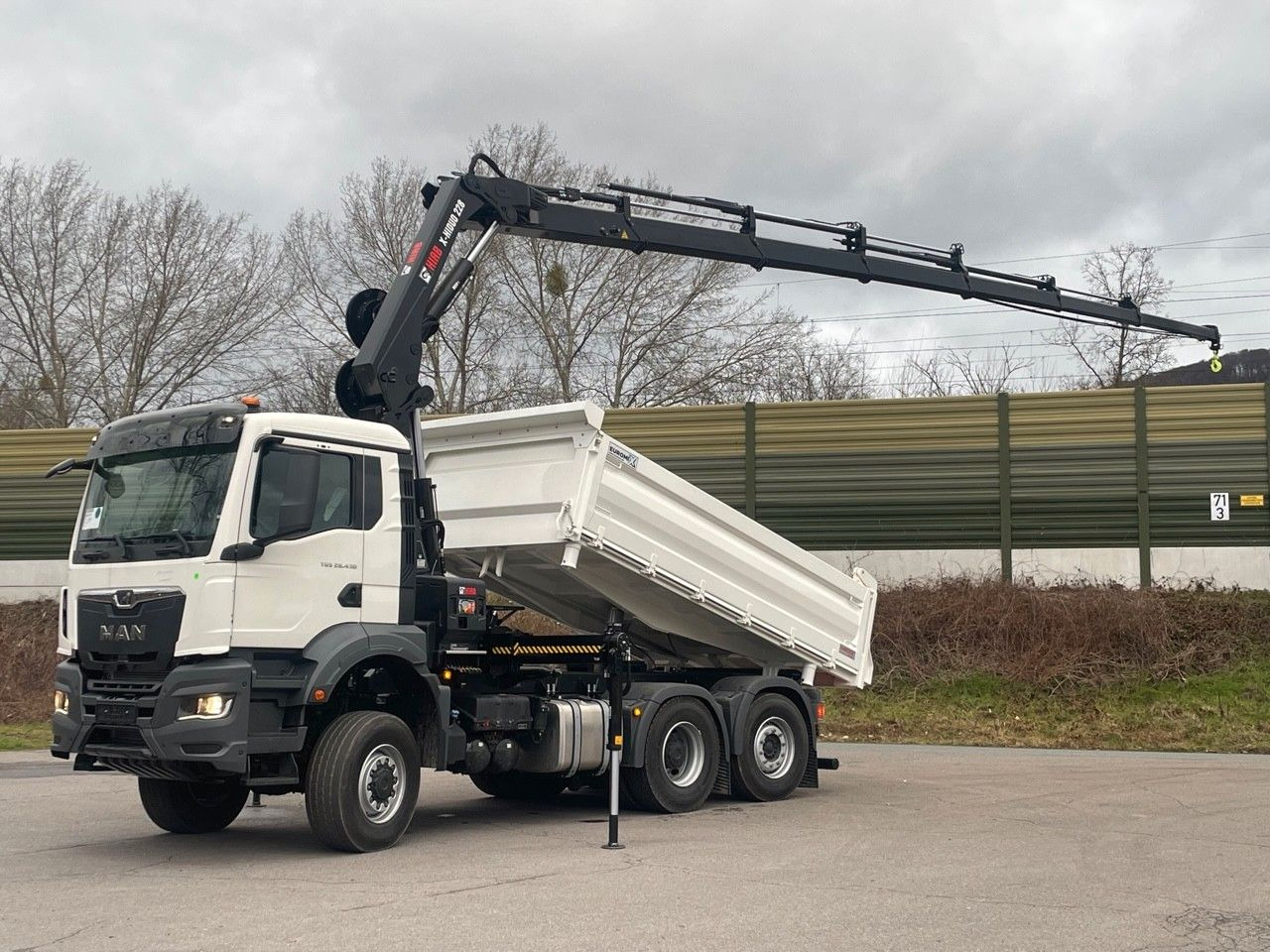 MAN TGS 28.440 6x4-4/3-Seiten- Kipper / Hiab 228-6 MAN TGS 28.440 6x4-4/3-Seiten- Kipper / Hiab 228-6 - Kipper vrachtwagen, Kraanwagen: afbeelding 4 MAN TGS 28.440 6x4-4/3-Seiten- Kipper / Hiab 228-6 MAN TGS 28.440 6x4-4/3-Seiten- Kipper / Hiab 228-6 - Kipper vrachtwagen, Kraanwagen: afbeelding 4
