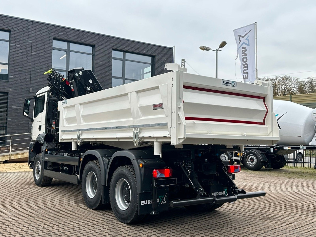 MAN TGS 33.440 6x6 /3-Seiten- Kipper / Kran HIAB 302 - Kipper vrachtwagen, Kraanwagen: afbeelding 3 MAN TGS 33.440 6x6 /3-Seiten- Kipper / Kran HIAB 302 - Kipper vrachtwagen, Kraanwagen: afbeelding 3