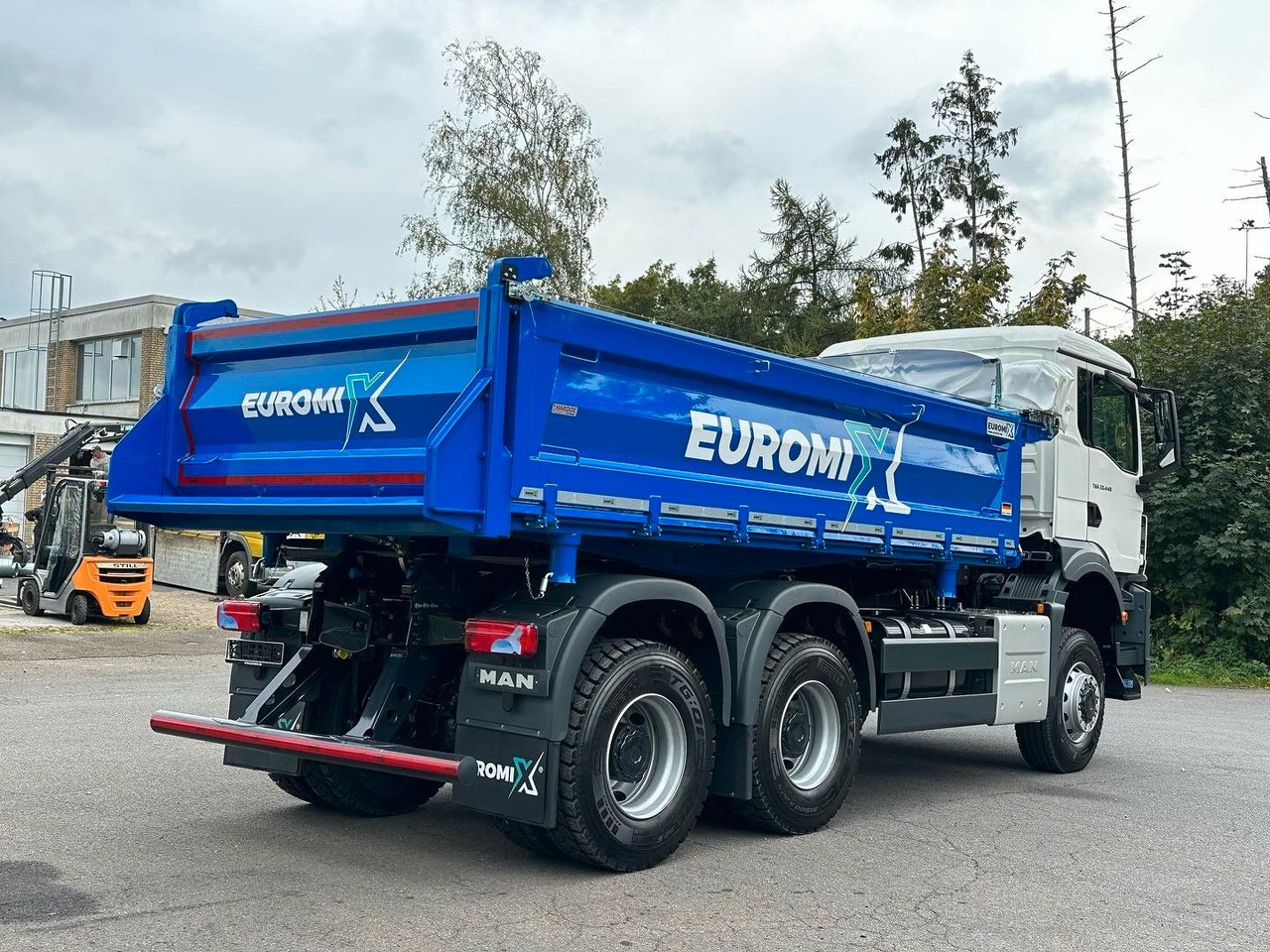 MAN TGS 33.440 6x6 /Euro6 3-Seiten-Kipper EuromixMTP - Kipper vrachtwagen: afbeelding 5 MAN TGS 33.440 6x6 /Euro6 3-Seiten-Kipper EuromixMTP - Kipper vrachtwagen: afbeelding 5