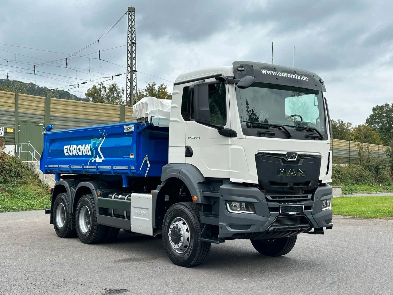 MAN TGS 33.440 6x6 /Euro6 3-Seiten-Kipper EuromixMTP MAN TGS 33.440 6x6 /Euro6 3-Seiten-Kipper EuromixMTP - Kipper vrachtwagen: afbeelding 4 MAN TGS 33.440 6x6 /Euro6 3-Seiten-Kipper EuromixMTP MAN TGS 33.440 6x6 /Euro6 3-Seiten-Kipper EuromixMTP - Kipper vrachtwagen: afbeelding 4