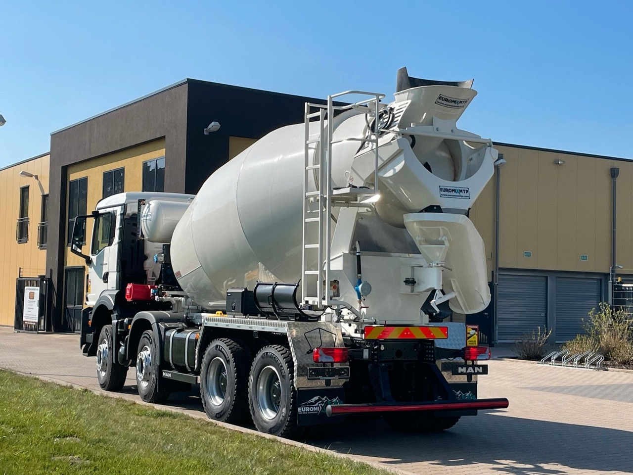 MAN TGS 35.520 8x4 /Euro6e EuromixMTP EM 10 L - Betonmixer: afbeelding 4 MAN TGS 35.520 8x4 /Euro6e EuromixMTP EM 10 L - Betonmixer: afbeelding 4