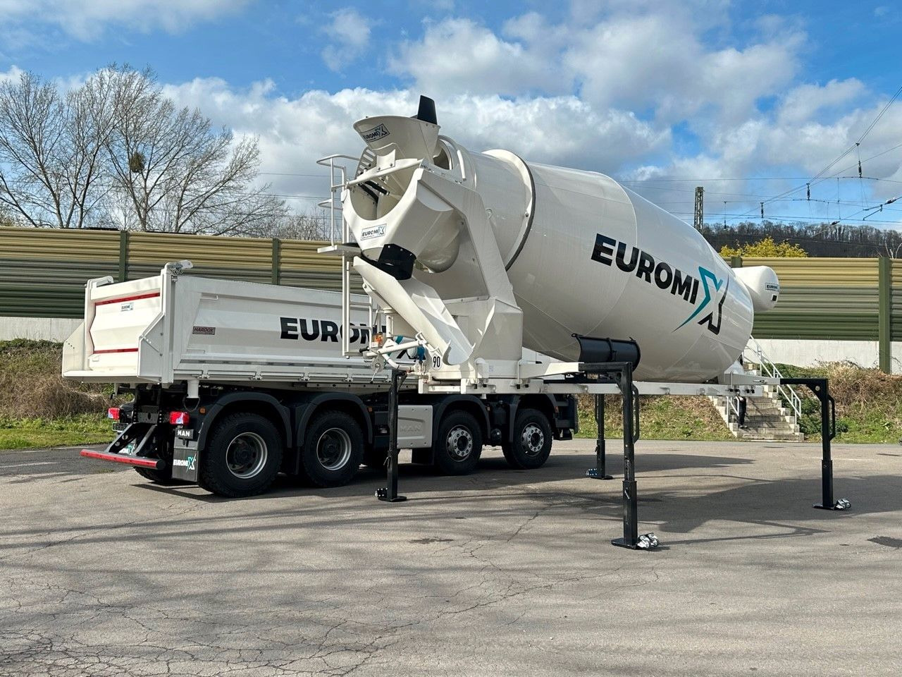 MAN TGS 41.440 8x4 WECHSELSYSTEM KIPPER+MISCHER - Betonmixer: afbeelding 4 MAN TGS 41.440 8x4 WECHSELSYSTEM KIPPER+MISCHER - Betonmixer: afbeelding 4