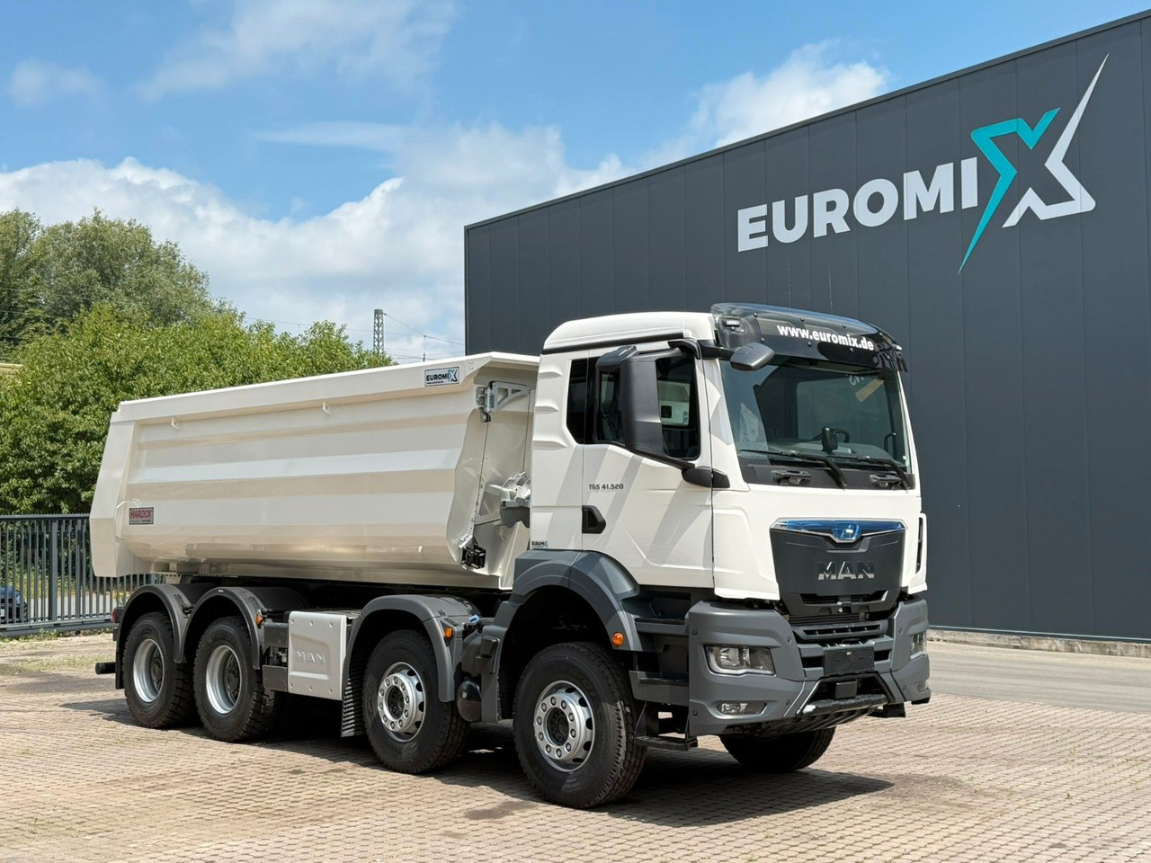MAN TGS 41.520 BB 8X4 Euromix MuldenKipper Retarder - Kipper vrachtwagen: afbeelding 1 MAN TGS 41.520 BB 8X4 Euromix MuldenKipper Retarder - Kipper vrachtwagen: afbeelding 1