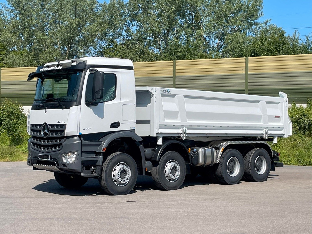 Mercedes-Benz 4145 8X4 Euromix EMT 3-Seiten-Kipper - Kipper vrachtwagen: afbeelding 2 Mercedes-Benz 4145 8X4 Euromix EMT 3-Seiten-Kipper - Kipper vrachtwagen: afbeelding 2