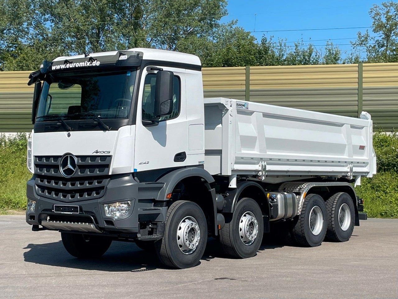 Mercedes-Benz 4145 8X4 Euromix EMT 3-Seiten-Kipper - Kipper vrachtwagen: afbeelding 1 Mercedes-Benz 4145 8X4 Euromix EMT 3-Seiten-Kipper - Kipper vrachtwagen: afbeelding 1