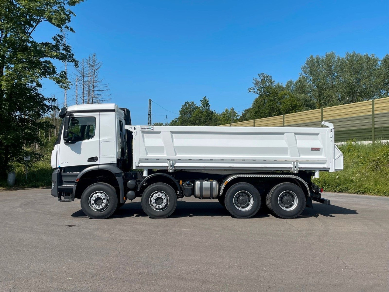 Mercedes-Benz 4145 8X4 Euromix EMT 3-Seiten-Kipper - Kipper vrachtwagen: afbeelding 3 Mercedes-Benz 4145 8X4 Euromix EMT 3-Seiten-Kipper - Kipper vrachtwagen: afbeelding 3