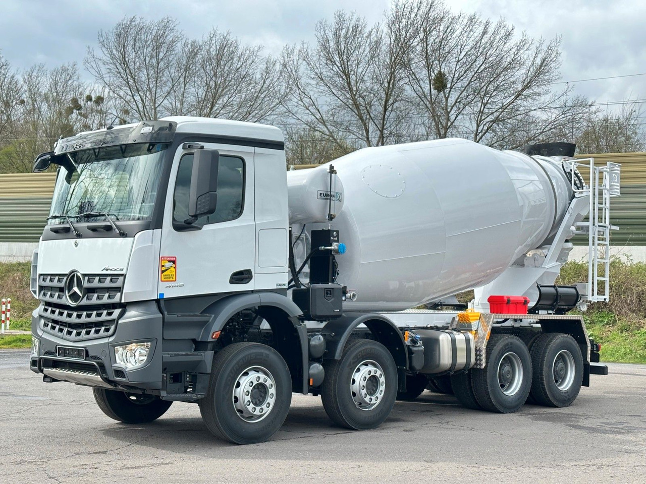 Mercedes-Benz 4145 8X4 EuromixMTP EM 10 Fahrmischer - Betonmixer: afbeelding 4 Mercedes-Benz 4145 8X4 EuromixMTP EM 10 Fahrmischer - Betonmixer: afbeelding 4