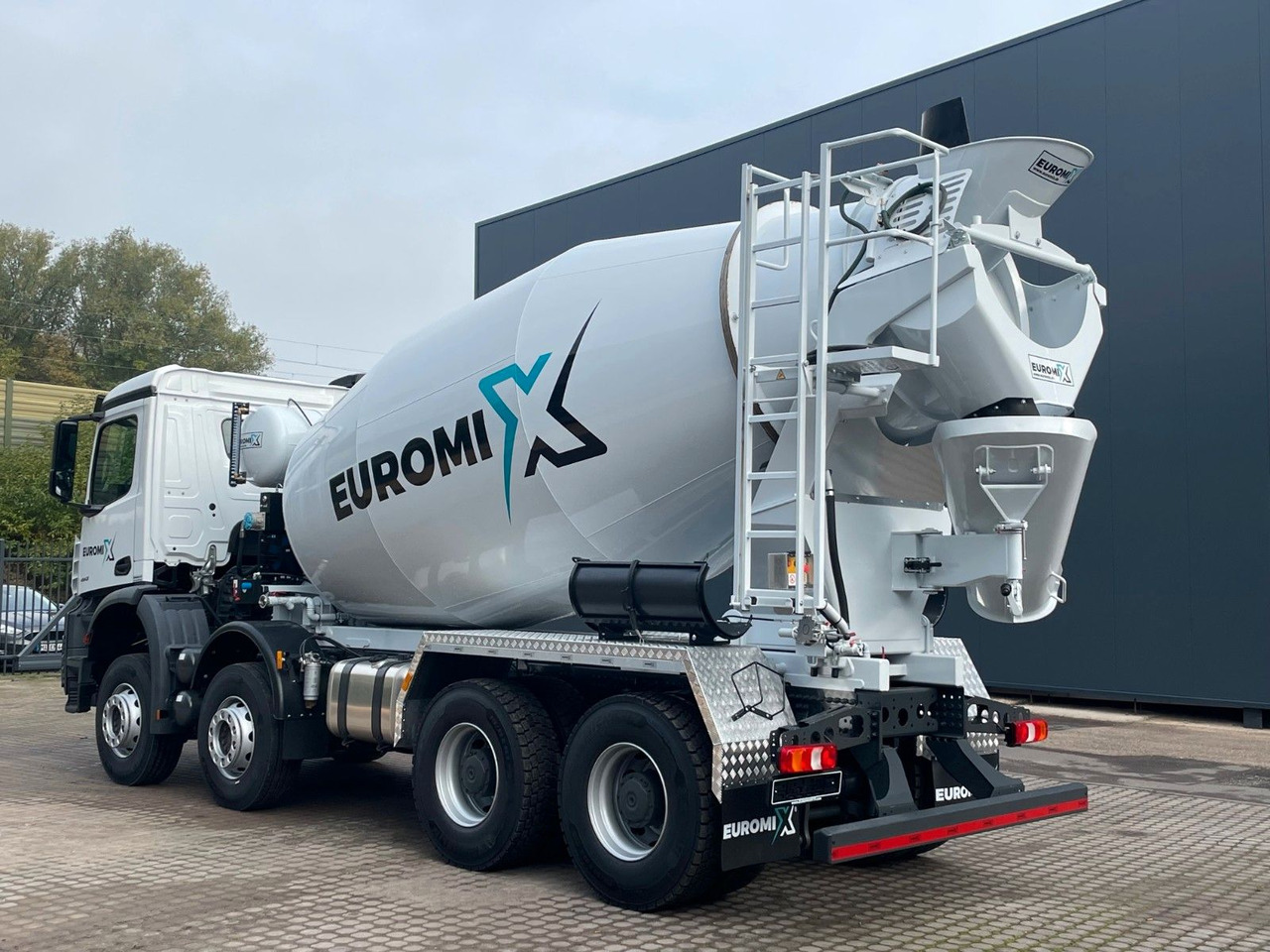 Mercedes-Benz AROCS 5 4142 B 8X4 Euro 3 EuromixMTP EM 10 - Betonmixer: afbeelding 3 Mercedes-Benz AROCS 5 4142 B 8X4 Euro 3 EuromixMTP EM 10 - Betonmixer: afbeelding 3