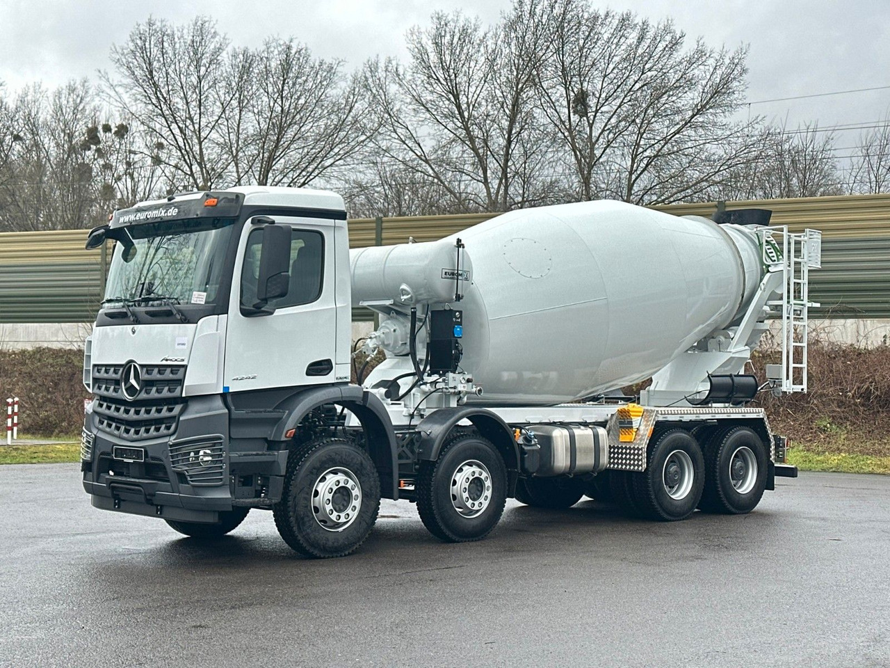 Mercedes-Benz AROCS 5 4242 8x4 Euro5 EuromixMTP EM 12m R - Betonmixer: afbeelding 4 Mercedes-Benz AROCS 5 4242 8x4 Euro5 EuromixMTP EM 12m R - Betonmixer: afbeelding 4