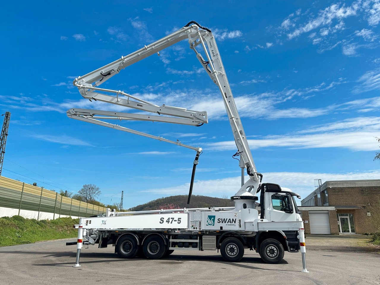 Mercedes-Benz Arocs 5 4542 8x4 SWAN TSP 47-5 160RZ ( 47m ) - Betonpomp: afbeelding 2 Mercedes-Benz Arocs 5 4542 8x4 SWAN TSP 47-5 160RZ ( 47m ) - Betonpomp: afbeelding 2