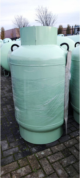 De Visser Propaan/Butaan verticaal LPG tank 500 L (0,25 tons) vertical Propaan/Butaan LPG tank 500 L (0,25 tons) Gastank Ø 800 including tank fittings hoogte 1500 mm - Brandstoftank: afbeelding 1 De Visser Propaan/Butaan verticaal LPG tank 500 L (0,25 tons) vertical Propaan/Butaan LPG tank 500 L (0,25 tons) Gastank Ø 800 including tank fittings hoogte 1500 mm - Brandstoftank: afbeelding 1