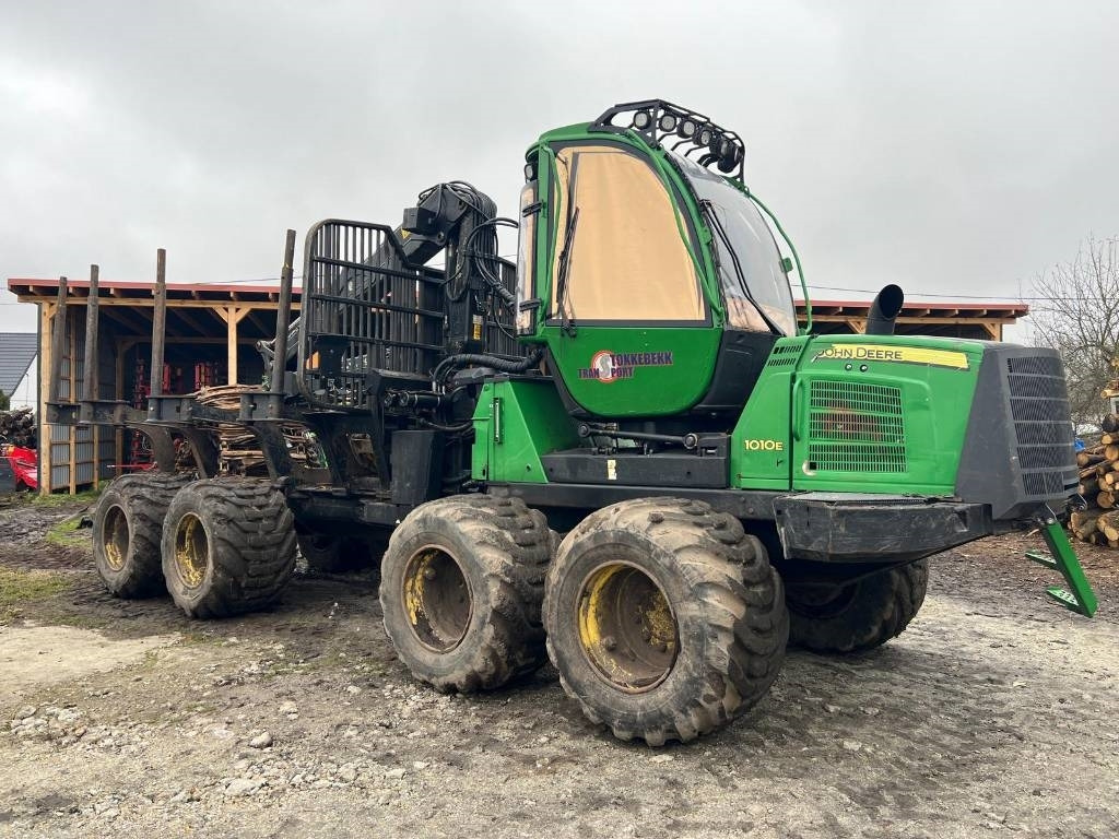 John Deere 1010 E - Forwarder: afbeelding 2 John Deere 1010 E - Forwarder: afbeelding 2