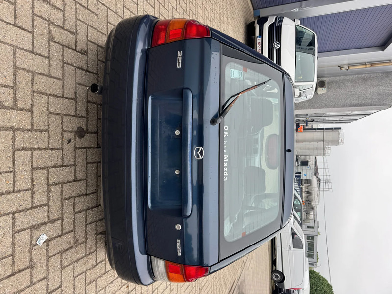 Mazda 323 **PETROL-ESSENCE-BELGIUM CAR** - Sedan: afbeelding 5 Mazda 323 **PETROL-ESSENCE-BELGIUM CAR** - Sedan: afbeelding 5