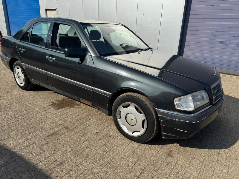 Mercedes-Benz C-Klasse **C220DIESEL-BELGIANCAR** - Sedan: afbeelding 3 Mercedes-Benz C-Klasse **C220DIESEL-BELGIANCAR** - Sedan: afbeelding 3