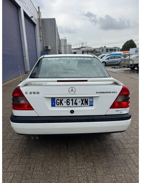 Mercedes-Benz C-Klasse **C250DIESEL** - Sedan: afbeelding 5 Mercedes-Benz C-Klasse **C250DIESEL** - Sedan: afbeelding 5