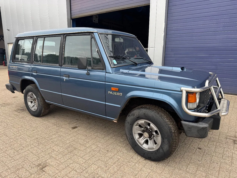 Mitsubishi Pajero **LONG CHASSIS-7SEATS-DIESEL** - Personenwagen: afbeelding 3 Mitsubishi Pajero **LONG CHASSIS-7SEATS-DIESEL** - Personenwagen: afbeelding 3