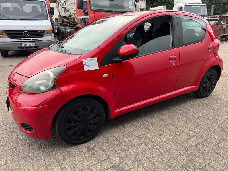 Toyota Aygo **5DOORS-BELGIAN CAR** - Hatchback: afbeelding 1 Toyota Aygo **5DOORS-BELGIAN CAR** - Hatchback: afbeelding 1