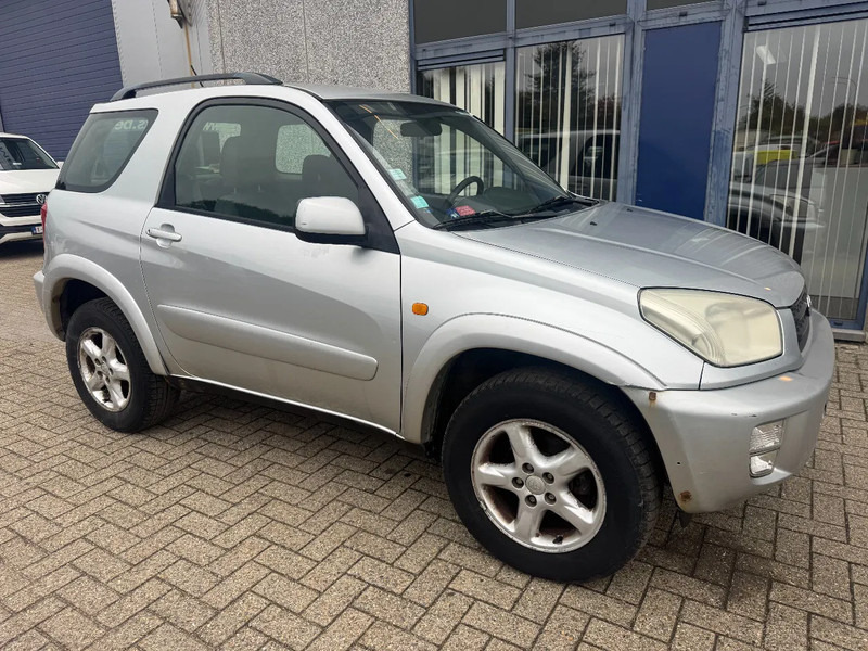 Toyota RAV4 **PETROL-AIRCO** - Personenwagen: afbeelding 3 Toyota RAV4 **PETROL-AIRCO** - Personenwagen: afbeelding 3