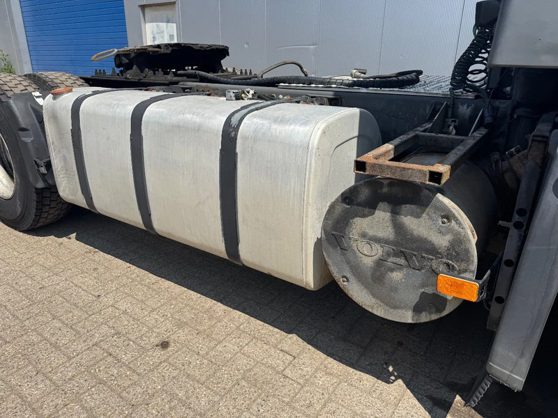 Volvo FM 300 **EURO 3-BELGIAN TRUCK-I SHIFT-PTO** - Trekker: afbeelding 4 Volvo FM 300 **EURO 3-BELGIAN TRUCK-I SHIFT-PTO** - Trekker: afbeelding 4