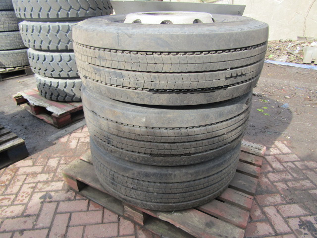 315/70/22.5 ‘ALCOA'(4) MICHELIN STEER PATTERN – 4 PIECE SET - Band voor Vrachtwagen: afbeelding 3 315/70/22.5 ‘ALCOA'(4) MICHELIN STEER PATTERN – 4 PIECE SET - Band voor Vrachtwagen: afbeelding 3
