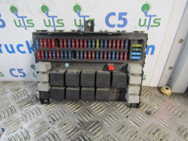 DAF CF 85 FUSE BOARD P/NO 1452112/518685102/01 - Elektrisch systeem voor Vrachtwagen: afbeelding 1 DAF CF 85 FUSE BOARD P/NO 1452112/518685102/01 - Elektrisch systeem voor Vrachtwagen: afbeelding 1