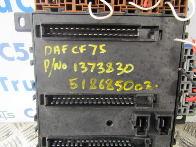 DAF CF75 FUSE BOARD 1373830 - Elektrisch systeem voor Vrachtwagen: afbeelding 2 DAF CF75 FUSE BOARD 1373830 - Elektrisch systeem voor Vrachtwagen: afbeelding 2