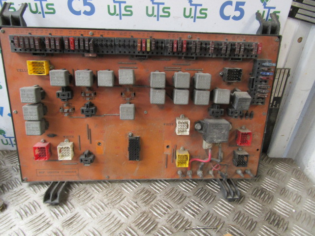 DAF XF 95 FUSEBOARD P/NO 0093319/9093319 - Elektrisch systeem voor Vrachtwagen: afbeelding 1 DAF XF 95 FUSEBOARD P/NO 0093319/9093319 - Elektrisch systeem voor Vrachtwagen: afbeelding 1