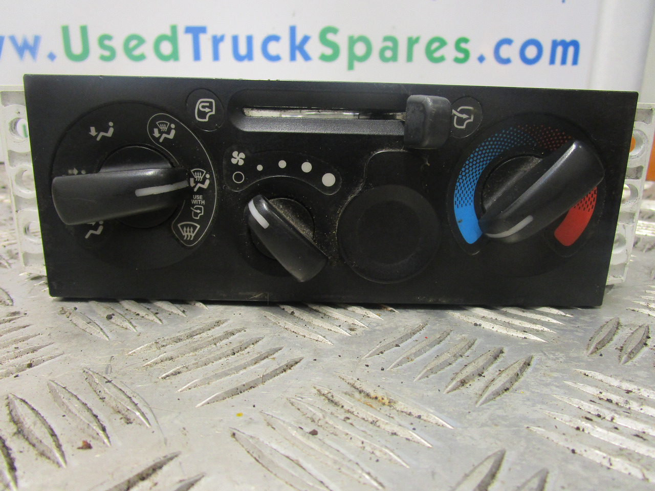 ISUZU N75 4HK1 HEATER CONTROL UNIT - Cabine en interieur voor Vrachtwagen: afbeelding 1 ISUZU N75 4HK1 HEATER CONTROL UNIT - Cabine en interieur voor Vrachtwagen: afbeelding 1