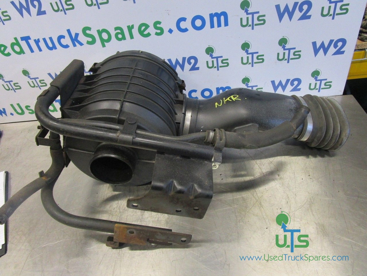 ISUZU NKR (4JJ1) AIR INTAKE / FILTER HOUSING COMPLETE - Motor en onderdelen voor Vrachtwagen: afbeelding 1 ISUZU NKR (4JJ1) AIR INTAKE / FILTER HOUSING COMPLETE - Motor en onderdelen voor Vrachtwagen: afbeelding 1