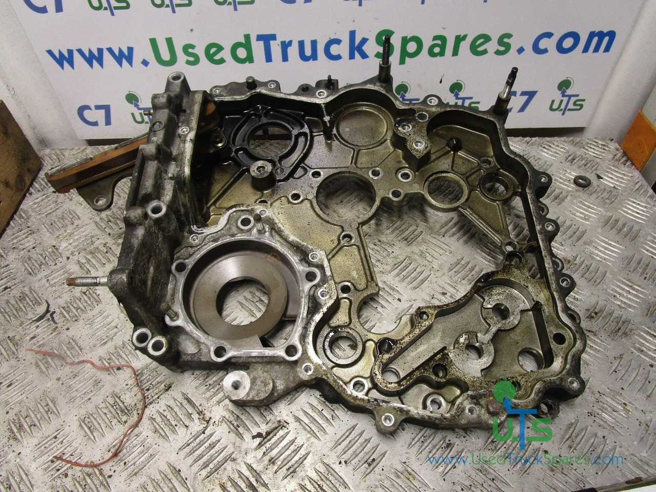 ISUZU NKR (4JJ1) INNER FRONT TIMING COVER - Motor en onderdelen voor Vrachtwagen: afbeelding 2 ISUZU NKR (4JJ1) INNER FRONT TIMING COVER - Motor en onderdelen voor Vrachtwagen: afbeelding 2