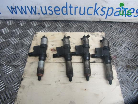 ISUZU NQR 4HK1 5.2 ENGINE SET OF INJECTORS ‘DENSO’ - Brandstofsysteem voor Vrachtwagen: afbeelding 1 ISUZU NQR 4HK1 5.2 ENGINE SET OF INJECTORS ‘DENSO’ - Brandstofsysteem voor Vrachtwagen: afbeelding 1