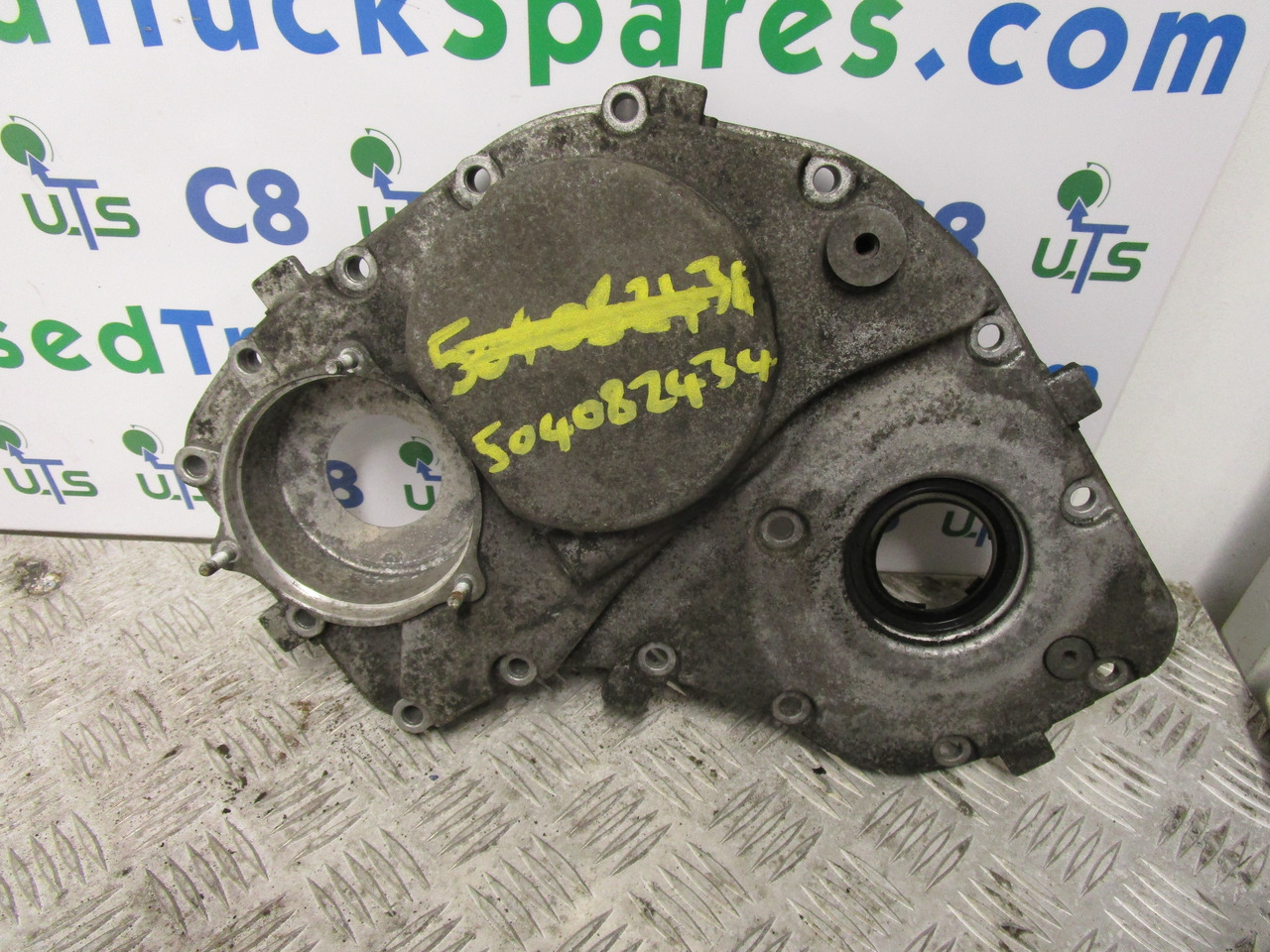 IVECO DAILY 3.0 FRONT TIMING COVER P/NO 504082434 - Motor en onderdelen voor Vrachtwagen: afbeelding 1 IVECO DAILY 3.0 FRONT TIMING COVER P/NO 504082434 - Motor en onderdelen voor Vrachtwagen: afbeelding 1