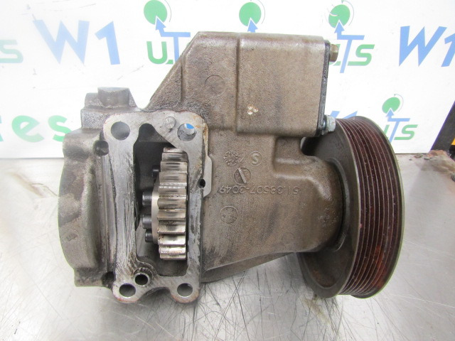 MAN TGS / TGX WATER PUMP DRIVE UNIT P/NO 51.38507-3049 - Motor en onderdelen voor Vrachtwagen: afbeelding 2 MAN TGS / TGX WATER PUMP DRIVE UNIT P/NO 51.38507-3049 - Motor en onderdelen voor Vrachtwagen: afbeelding 2
