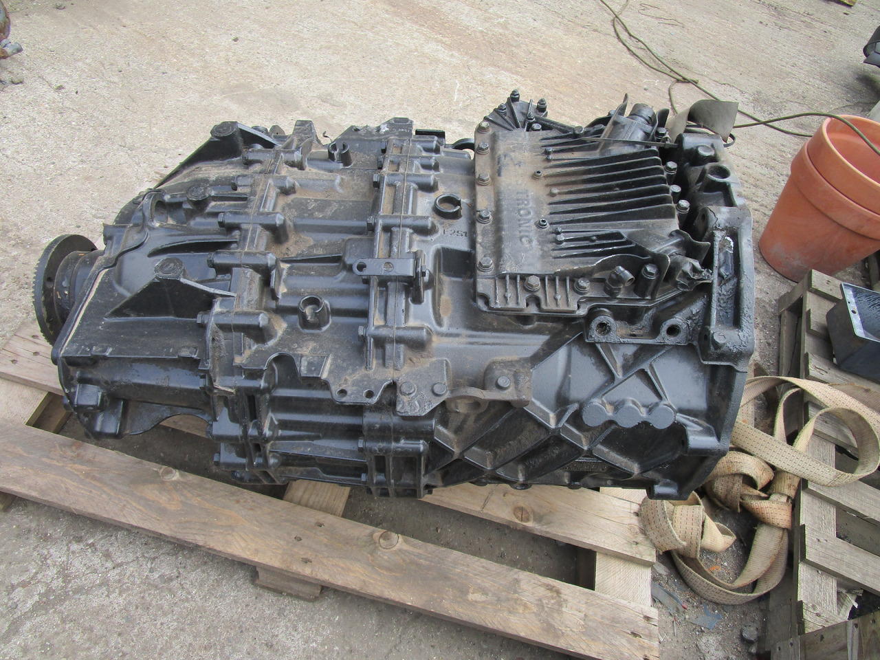 MAN ZF ASTRONIC GEARBOX TYPE 12AS2330TD - Versnellingsbak voor Vrachtwagen: afbeelding 2 MAN ZF ASTRONIC GEARBOX TYPE 12AS2330TD - Versnellingsbak voor Vrachtwagen: afbeelding 2