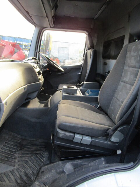 MERCEDES ATEGO 13TON CAB EX 2011 - Cabine voor Vrachtwagen: afbeelding 4 MERCEDES ATEGO 13TON CAB EX 2011 - Cabine voor Vrachtwagen: afbeelding 4