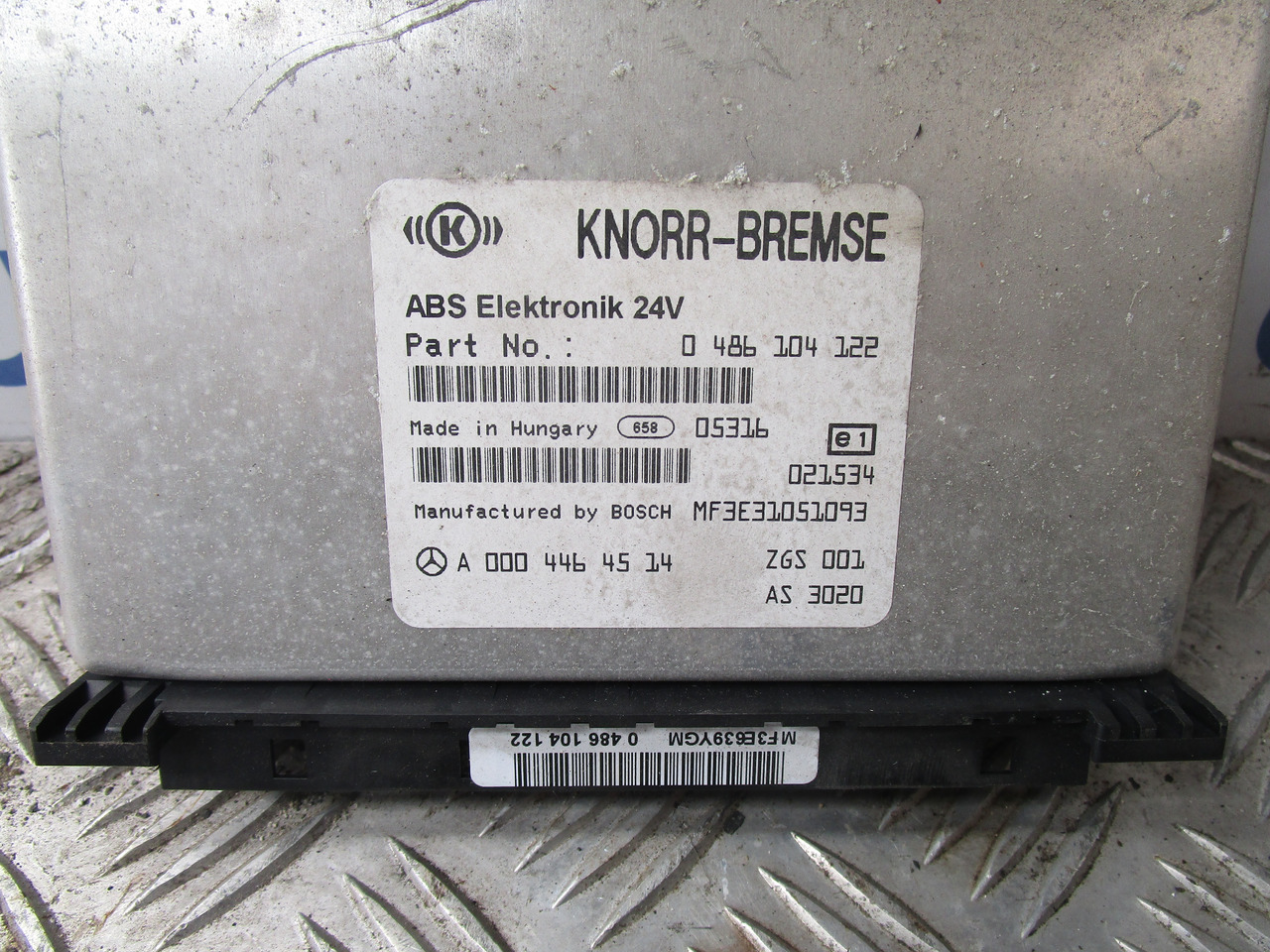 MERCEDES AXOR ABS ECU P/NO A0004464514 - Remdelen voor Vrachtwagen: afbeelding 2 MERCEDES AXOR ABS ECU P/NO A0004464514 - Remdelen voor Vrachtwagen: afbeelding 2
