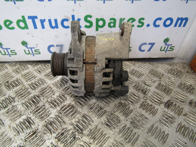 MITSUBISHI FUSO 4P10 BOSCH 110 AMP ALTERNATOR P/NO 667724 - Elektrisch systeem voor Vrachtwagen: afbeelding 1 MITSUBISHI FUSO 4P10 BOSCH 110 AMP ALTERNATOR P/NO 667724 - Elektrisch systeem voor Vrachtwagen: afbeelding 1