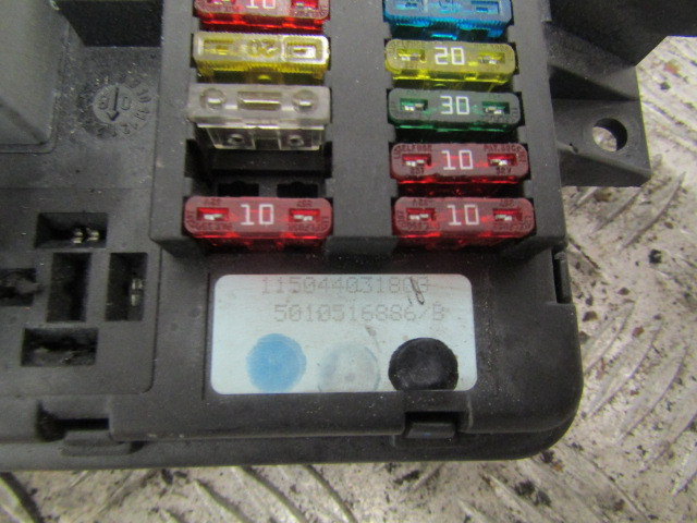 RENAULT MIDLUM DCI FUSE BAORD P/NO 5010516886/B - Elektrisch systeem voor Vrachtwagen: afbeelding 2 RENAULT MIDLUM DCI FUSE BAORD P/NO 5010516886/B - Elektrisch systeem voor Vrachtwagen: afbeelding 2