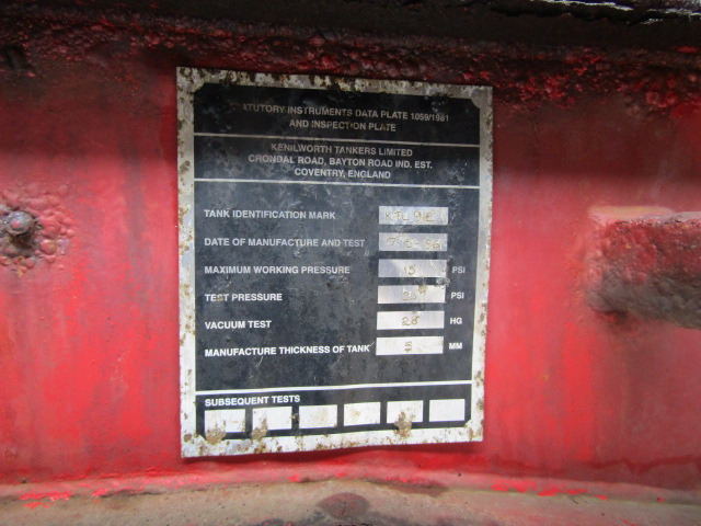 Tankoplegger VACUUM TANKER TRAILER TRI AXLE 1996 STEEL TANK FITTED WITH 3CYL PERKINS DONKEY ENGINE: afbeelding 6 Tankoplegger VACUUM TANKER TRAILER TRI AXLE 1996 STEEL TANK FITTED WITH 3CYL PERKINS DONKEY ENGINE: afbeelding 6