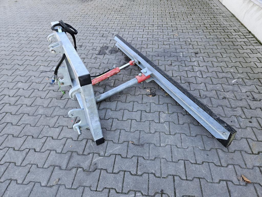 Fliegl Gummi-Schiebeschild - Voorlader voor tractor: afbeelding 2 Fliegl Gummi-Schiebeschild - Voorlader voor tractor: afbeelding 2