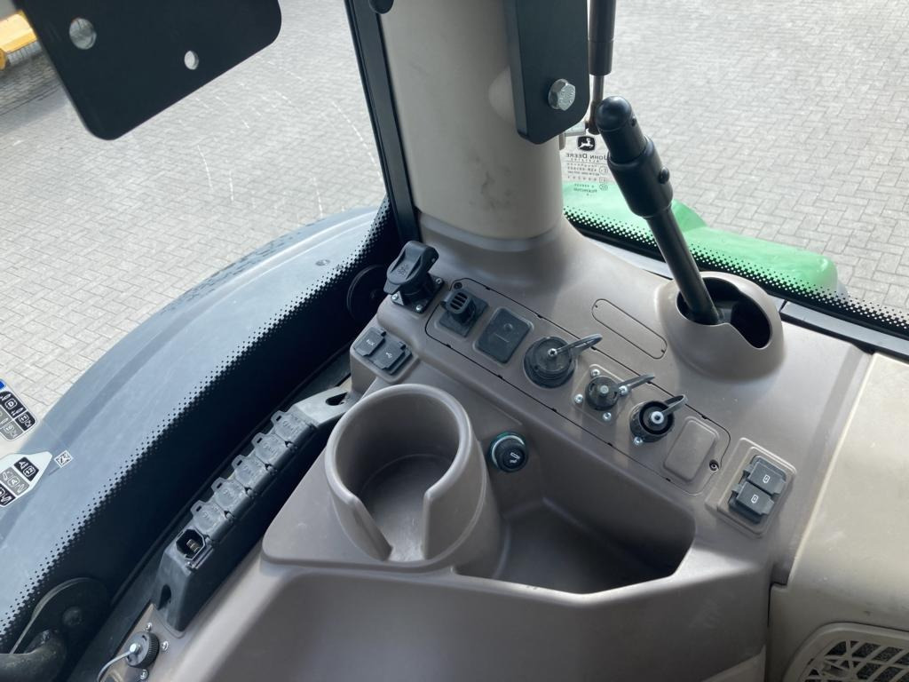 John Deere 6R230 - Tractor: afbeelding 4 John Deere 6R230 - Tractor: afbeelding 4