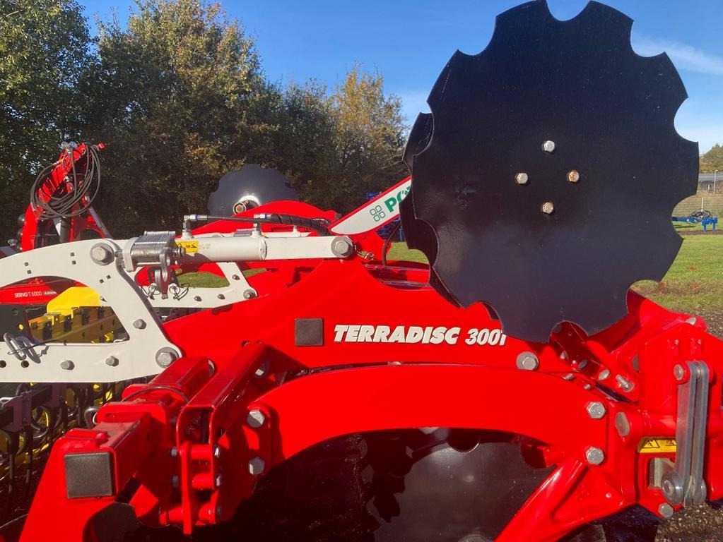 Pöttinger TERRADISC 3001 - Schijveneg: afbeelding 2 Pöttinger TERRADISC 3001 - Schijveneg: afbeelding 2
