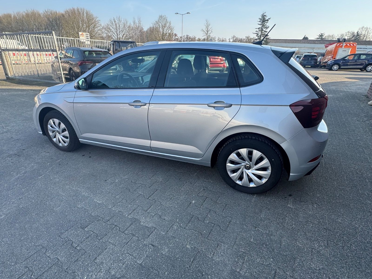Volkswagen Polo Life 1.0 TSI 70kW 5-Gang 10.000 KM - Personenwagen: afbeelding 3 Volkswagen Polo Life 1.0 TSI 70kW 5-Gang 10.000 KM - Personenwagen: afbeelding 3