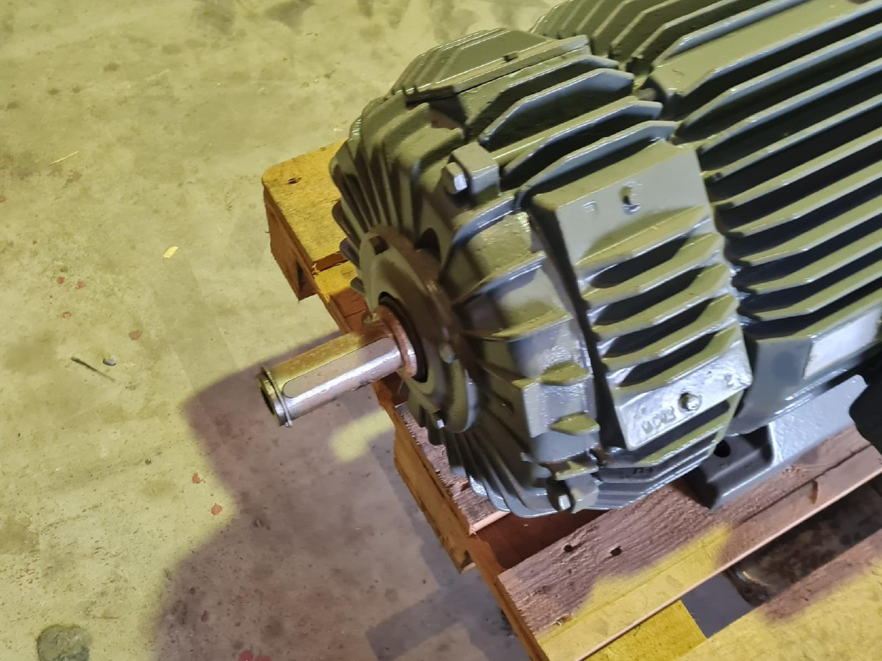 Liebherr 71 EC Hubwerksmotor neu gewickelt - Onderdelen voor Torenkraan: afbeelding 4 Liebherr 71 EC Hubwerksmotor neu gewickelt - Onderdelen voor Torenkraan: afbeelding 4